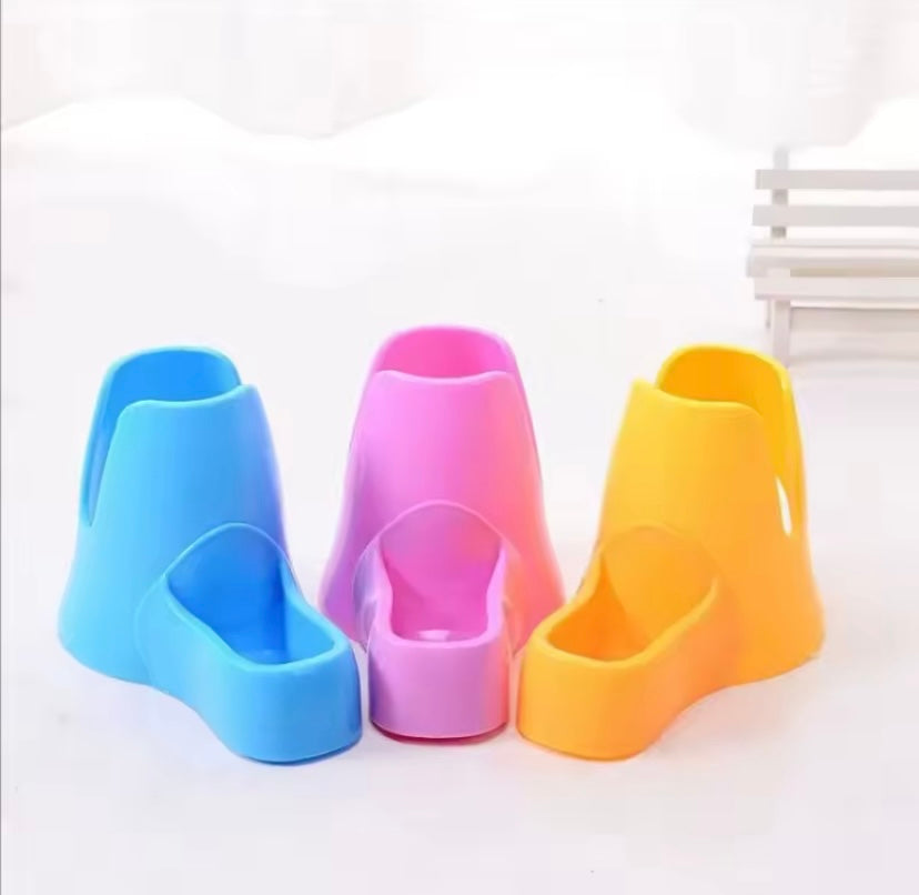 Food/Water Feeder